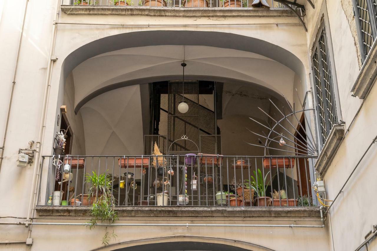Una Stanza Al Museo Napoli Esterno foto